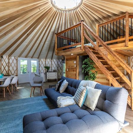 Yourtes Glamping Du Poisson Blanc Notre-Dame-du-Laus Exteriör bild