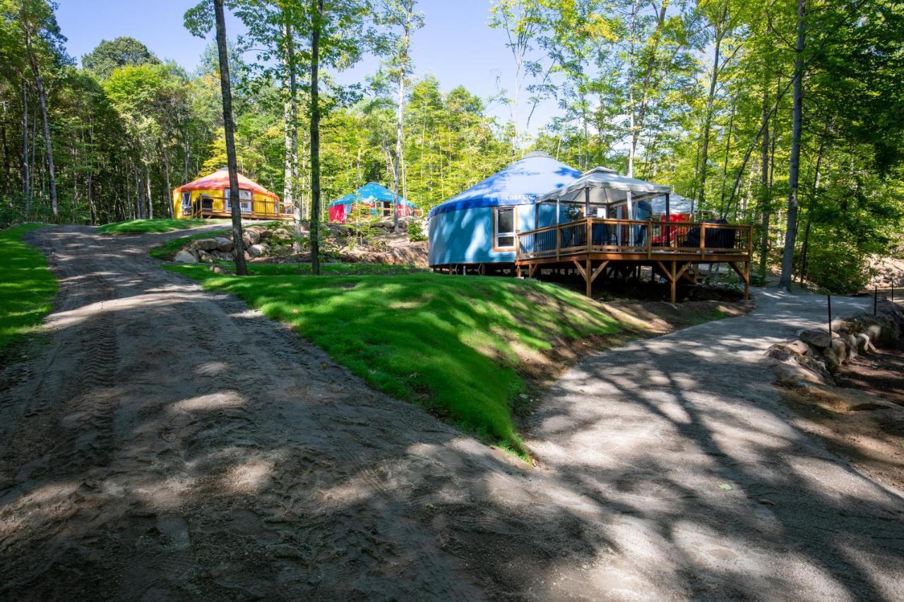 Yourtes Glamping Du Poisson Blanc Notre-Dame-du-Laus Exteriör bild