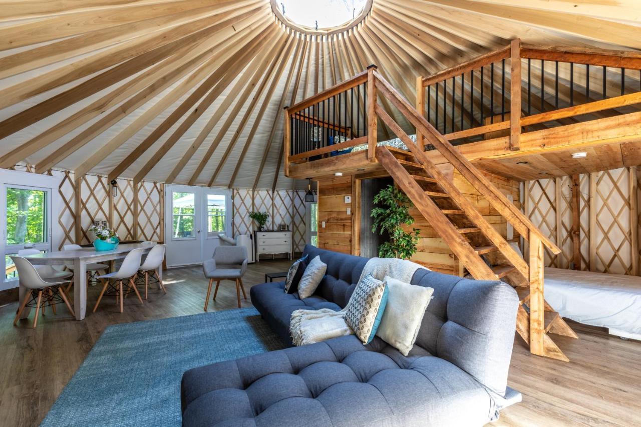 Yourtes Glamping Du Poisson Blanc Notre-Dame-du-Laus Exteriör bild
